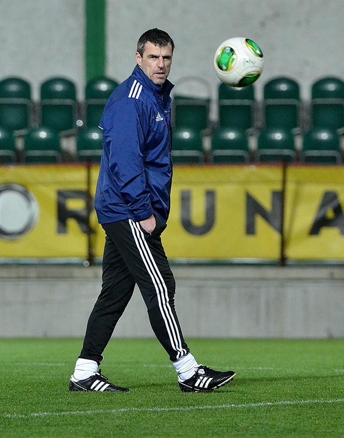 Předzápasový trénink za umělého osvětlení