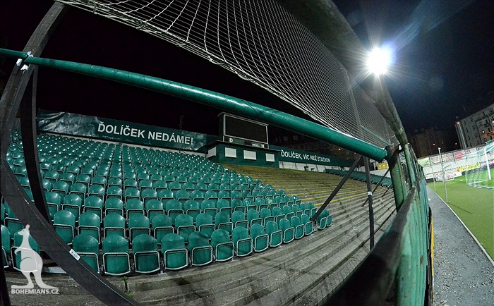 Předzápasový trénink za umělého osvětlení