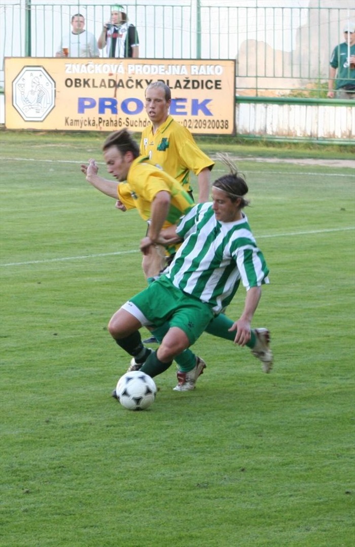 I přes přípravný charakter zápasu se bojovalo o každý míč.