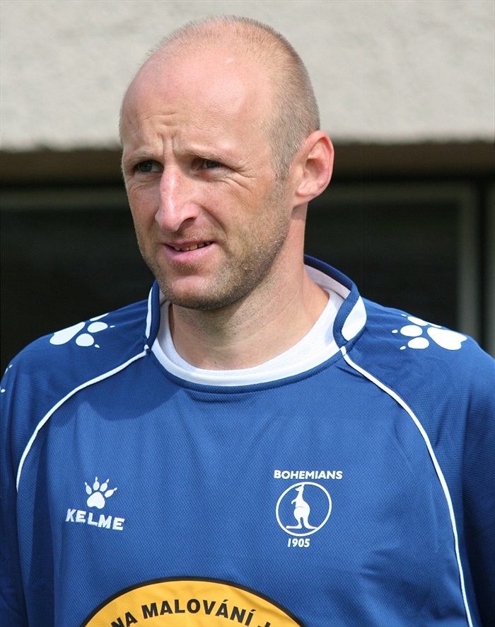 Karel Rada v modrém.