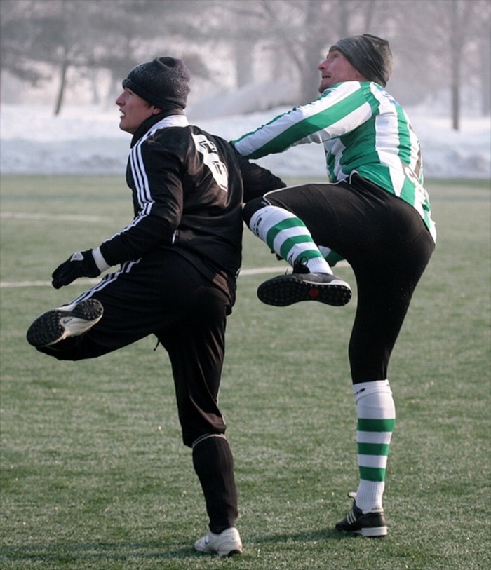 Marek Nikl v obranném zákroku