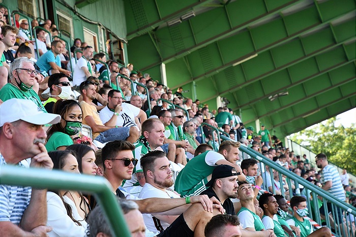 Dění na tribunách: Bohemians - Slovácko