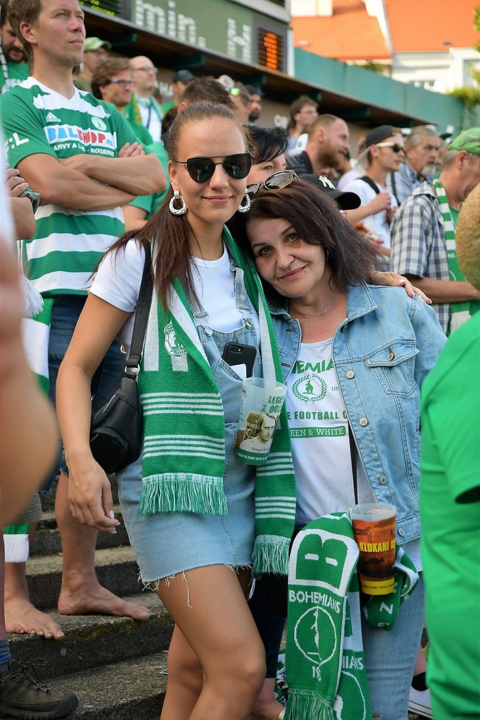 Dění na tribunách: Bohemians - Slovácko