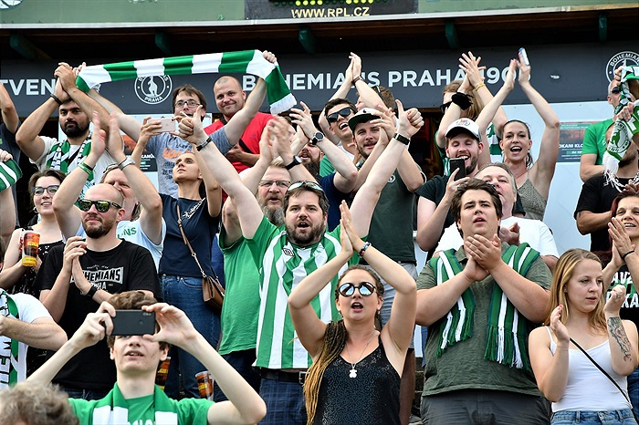 Dění na tribunách: Bohemians - Slovácko