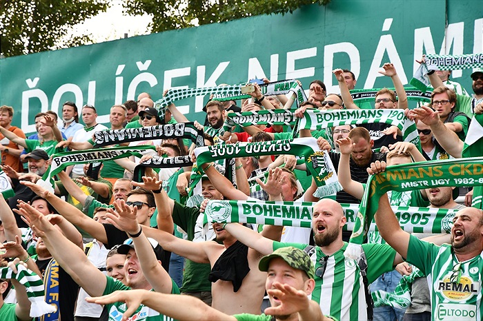 Dění na tribunách: Bohemians - Slovácko