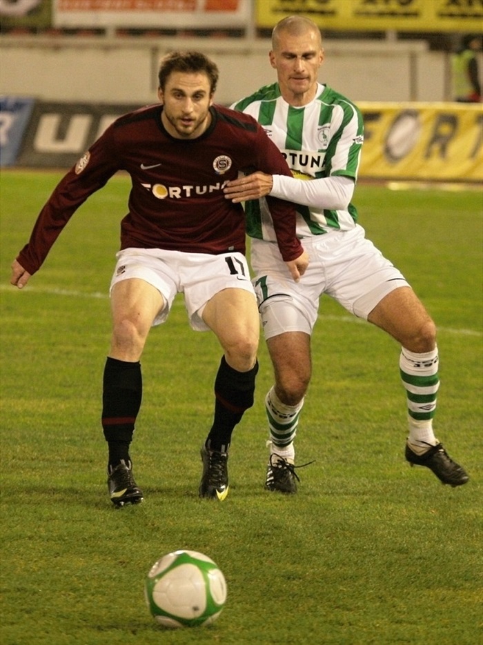 Nikl proti Holendovi.