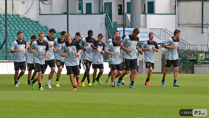 Klokani zpět v Ďolíčku - první trénink na novém trávníku