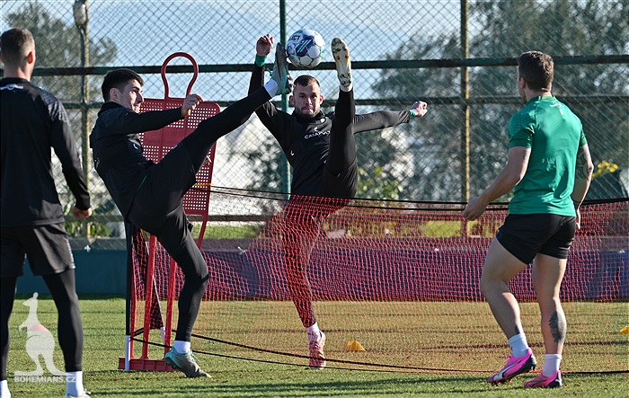 Čtvrteční trénink na soustředění v Turecku