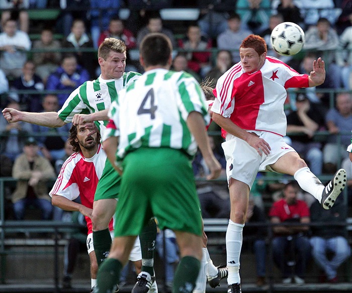 Miloslav Strnad v hlavičkovém souboji.