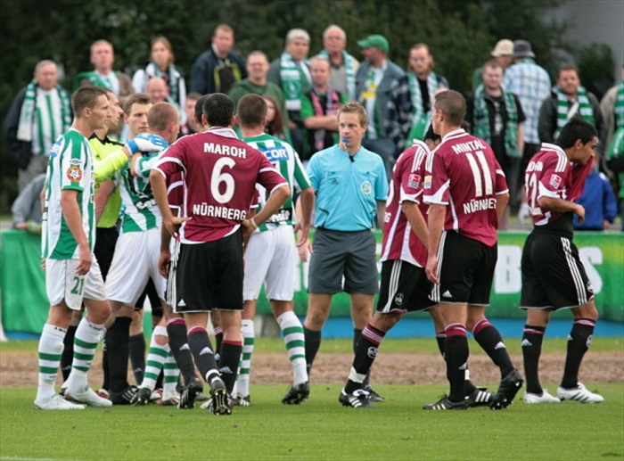 Strkanice na konci poločasu.