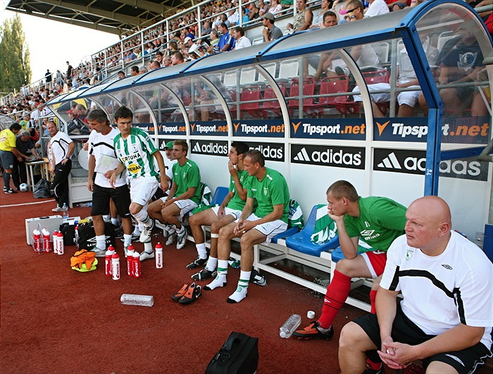 Lavička Bohemky, připravuje se Ibragimov.