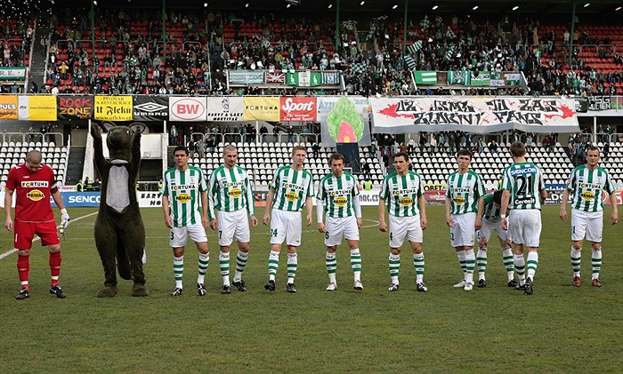 Nástup týmů na hrací plochu