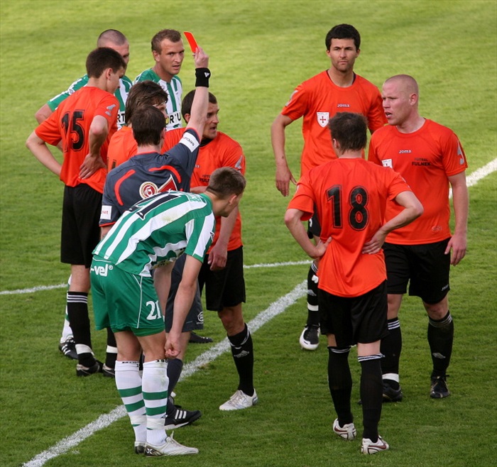 Červená karta pro kapitána Fulneku.