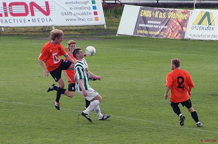 Míla Strnad proniká do vápna soupeře