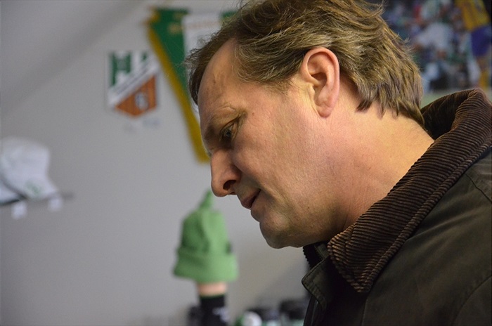 Jan Moravec prodával ve fanshopu