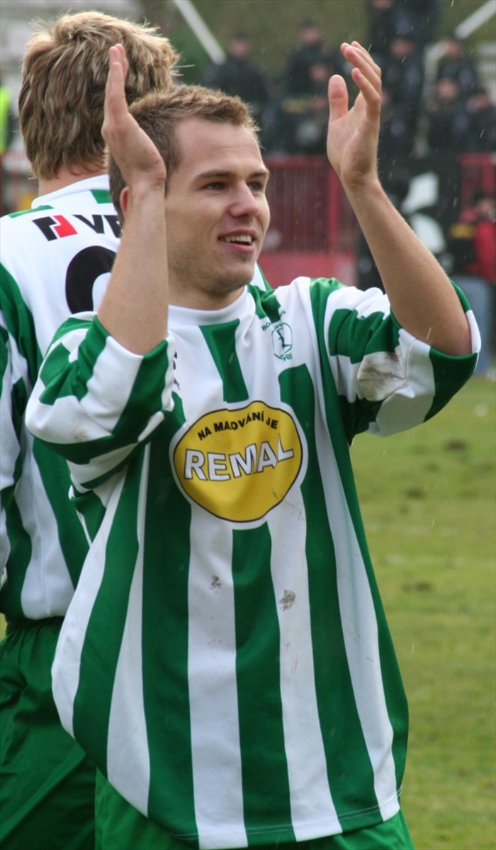 Martin Kotyza děkuje divákům po vydařeném podzimu. (foto: Hanička)