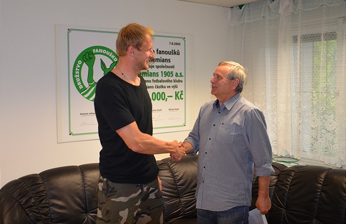 zlamal_podpis_smlouva