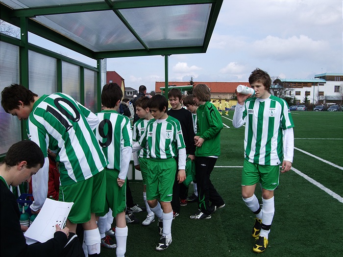 Ještě se napijte a jdeme na ně...