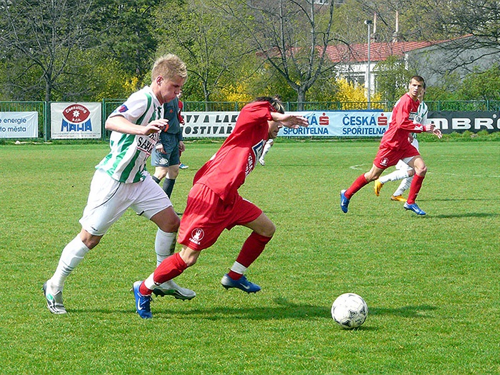 Lukáč Paluka stíhá soupeře