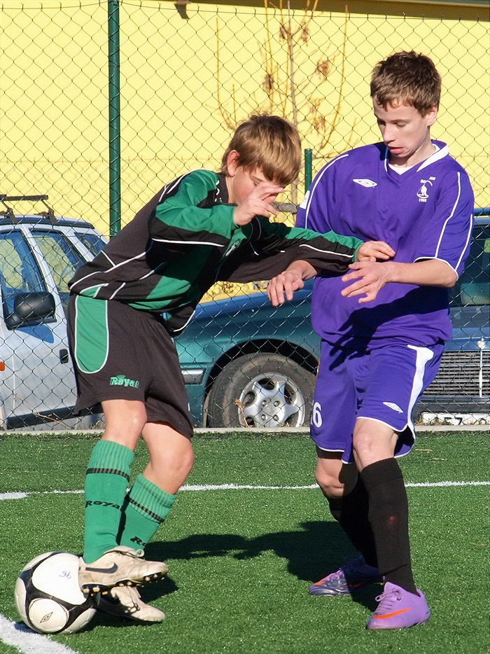 Kevin Radimský nesmlouvavě bojuje s příbramským zadákem