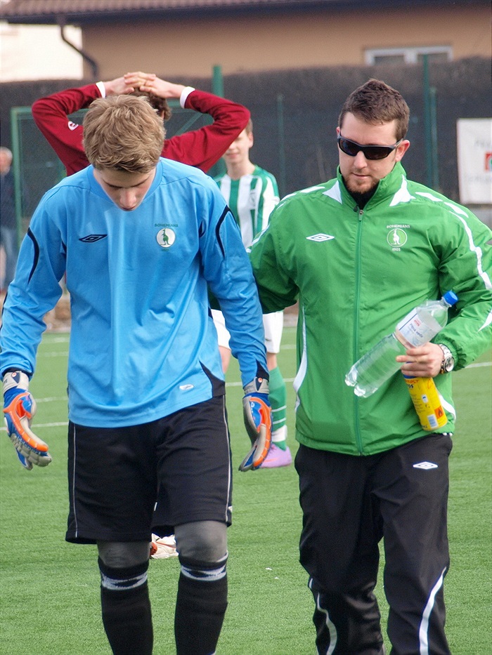 Již ve 14. minutě musel být brankář M. Bartůněk střídán pro zranění