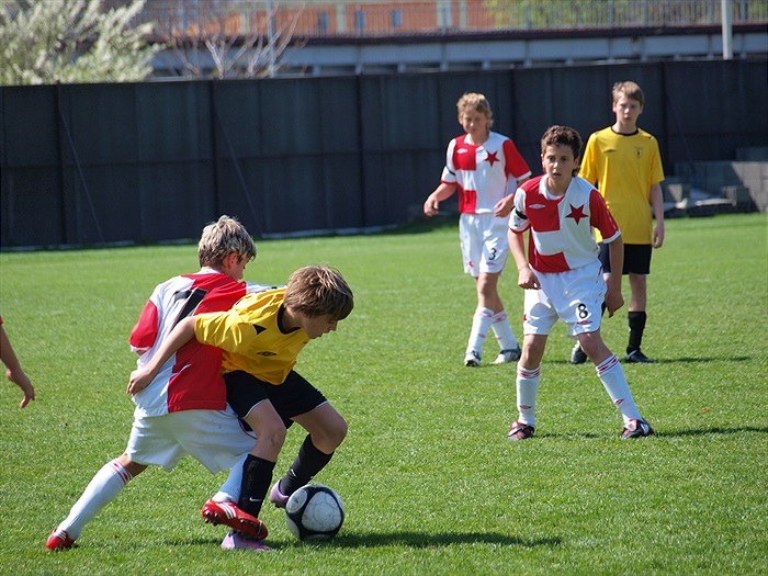 Krištof visí na Márovi jako vánoční ozdoba