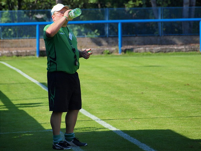 Hrálo se za velkého vedra a žízeň byla veliká....