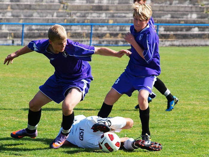 BOH - HRA  1:1   Petr Kalaš společně s P. Eliášem "skolili" hradeckého hráče