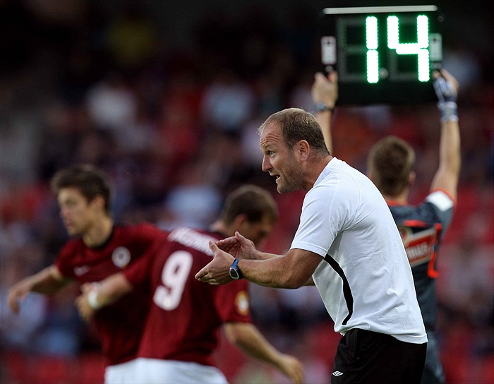 Pavel Hoftych udílí pokyny.