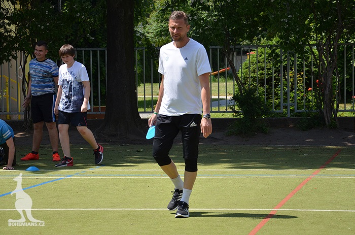 Tělocvik pod vedením trenéra Haška