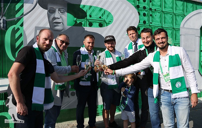 Zeď Ďolíčku zdobí nový mural