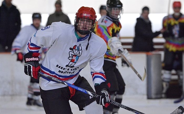 Hokej 2015: Černá - Bílá 7:6