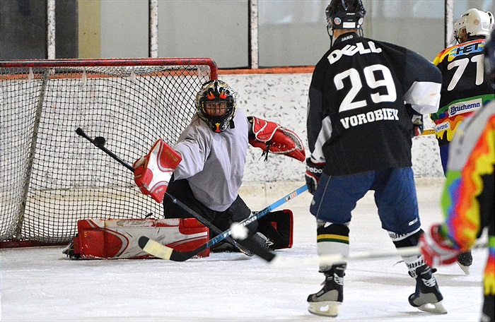 Hokej 2015: Černá - Bílá 7:6