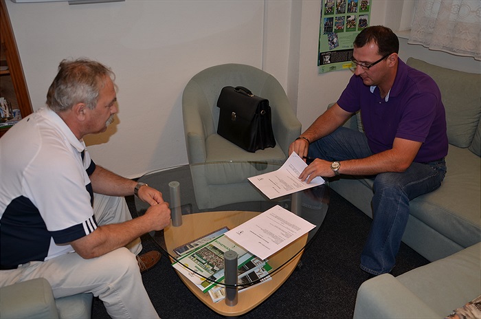 Radek Sňozík přebral automobil od společnosti AUTO NOVO TÝM Řevnice.