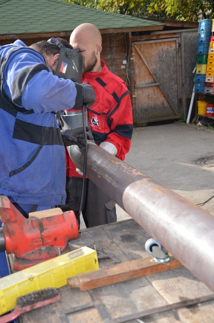 Průběh výstavby nové kotelny pro vyhřívaný trávník