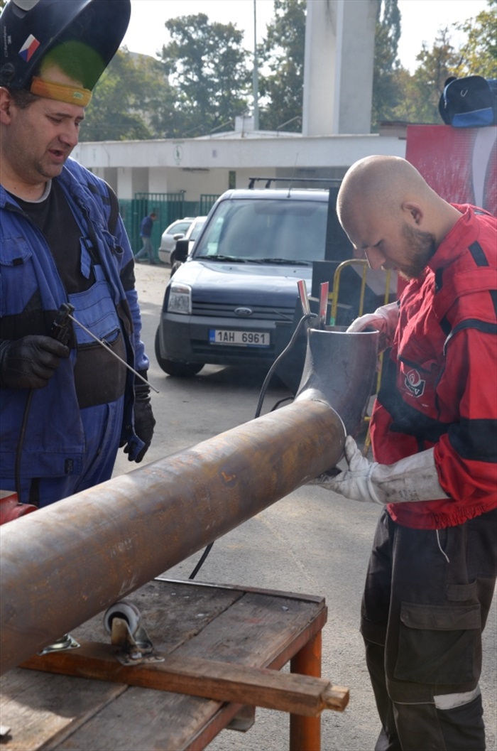 Průběh výstavby nové kotelny pro vyhřívaný trávník