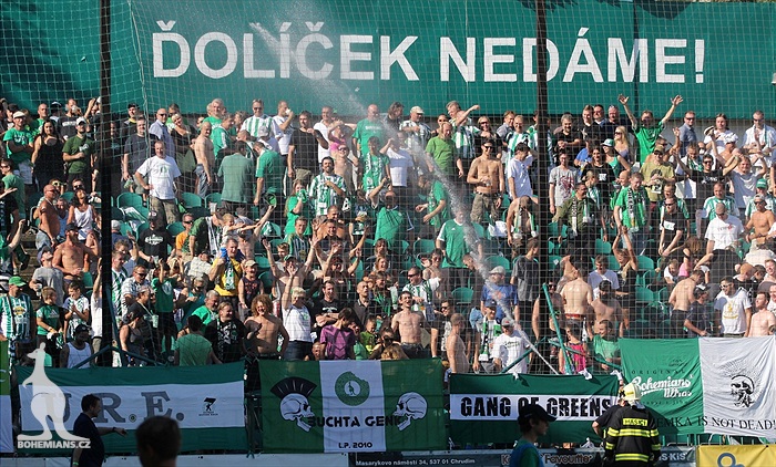 DĚNÍ NA TRIBUNÁCH: Bohemians - Zbrojovka