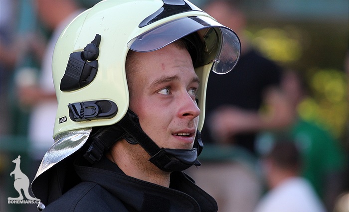 DĚNÍ NA TRIBUNÁCH: Bohemians - Zbrojovka