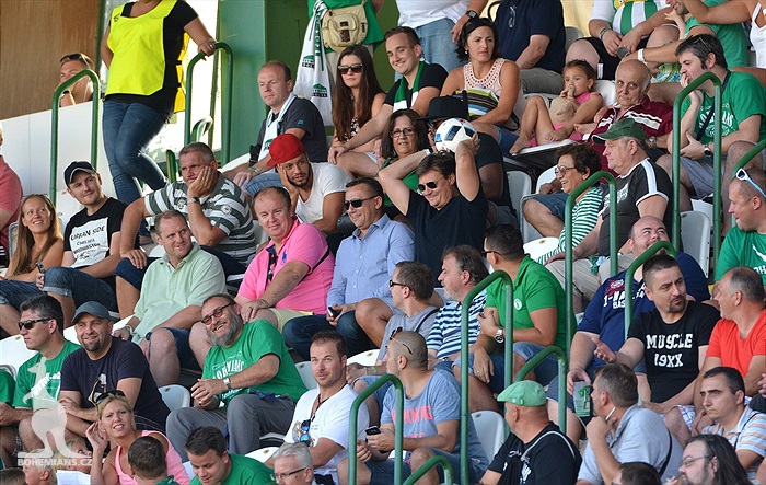 DĚNÍ NA TRIBUNÁCH: Bohemians - Zbrojovka