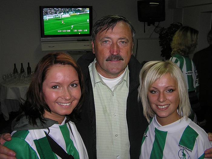 Loňská a letošní Miss Kenguru s Tondou Panenkou