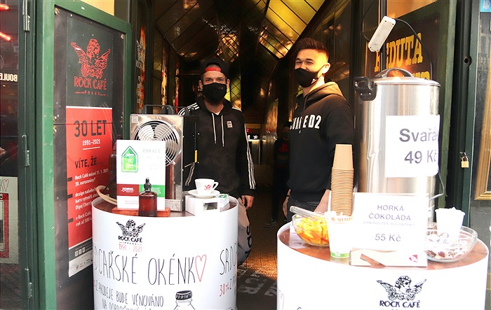 David Bartek a Patrik Le Giang se zúčastnili akce Srdcařské okénko