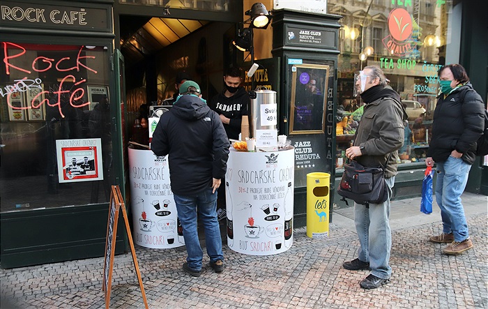 David Bartek a Patrik Le Giang se zúčastnili akce Srdcařské okénko