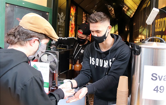 David Bartek a Patrik Le Giang se zúčastnili akce Srdcařské okénko