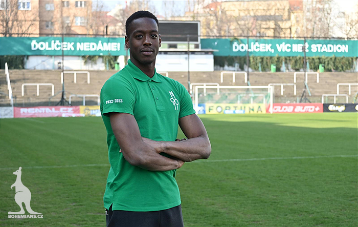 Ibra v polo triku Ďolíček 90