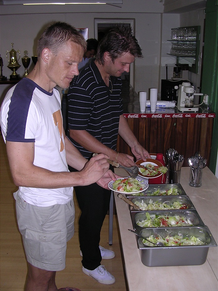 Kuchařské schopnosti sekretářek si pochvalovali i Rosický se Slezákem